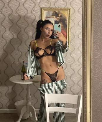 Анкета проститутки Лиля - город Ютаза, 23 года, №2421